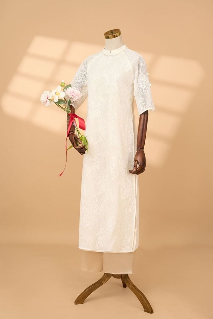  Quà tặng - Áo dài ren Trúc Mai (Giá không kèm quần) 