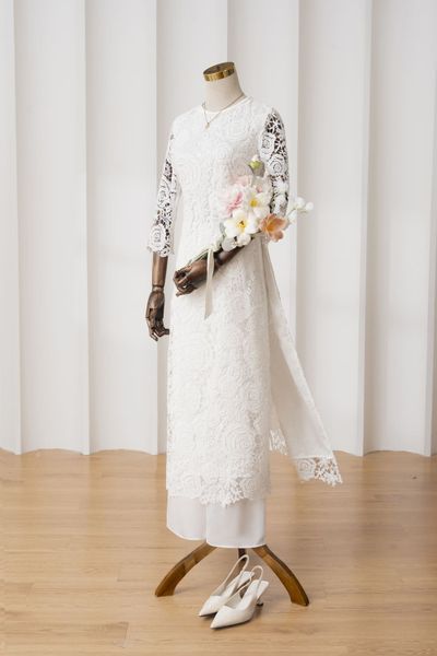  Áo dài ren Younger Thanh Nhã chất liệu ren hoa nổi bật dáng suông cổ tròn 