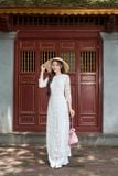  Áo dài ren Younger Thanh Nhã chất liệu ren hoa nổi bật dáng suông cổ tròn 