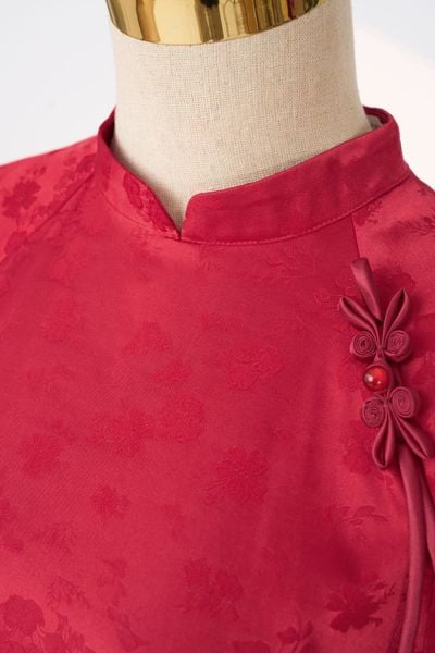  Áo dài Nhã Miên vải lụa vân mềm mại dáng tay lỡ cúc Tết 