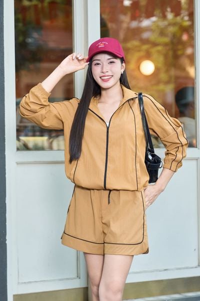  Áo khoác nữ Breezy chất liệu thô gió co giãn dáng lửng kéo khóa 