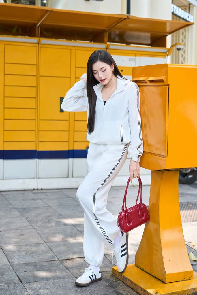  Áo khoác thô gió Sporty Chic dây trang trí viền cánh tay 