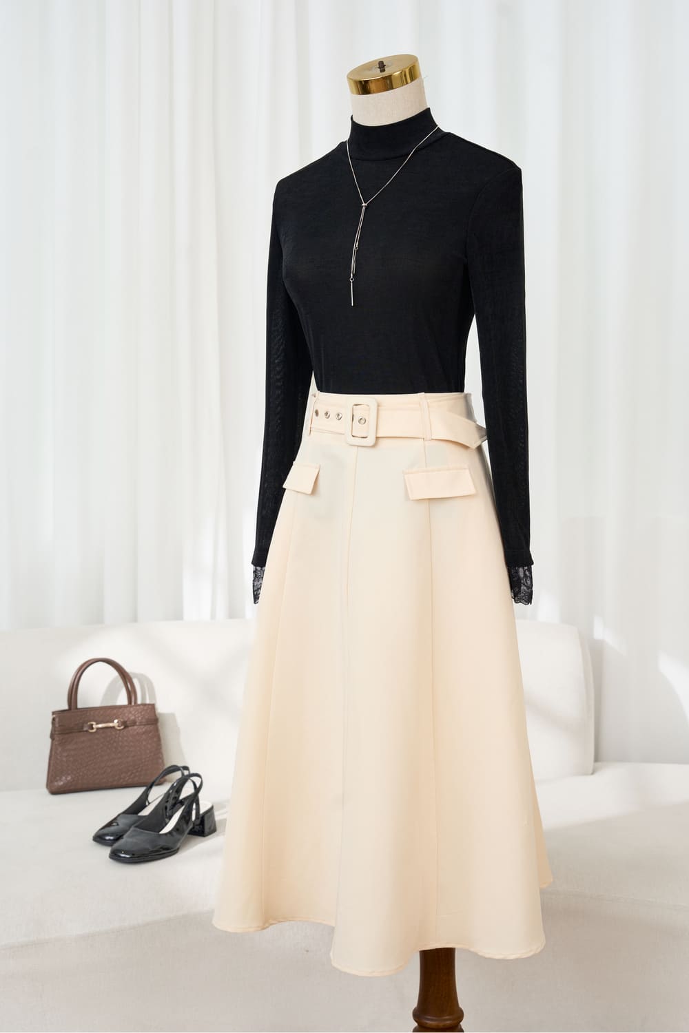 mix áo croptop với chân váy xòe
