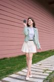  Áo khoác gió dáng ngắn gấu aura 