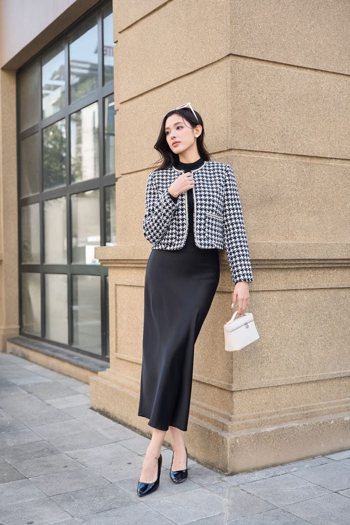  Áo khoác dạ kẻ lông thỏ nữ dáng ngắn họa tiết Lenorat 