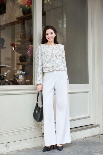  Áo khoác dáng ngắn phối viền cổ tròn 