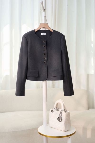  Áo khoác dạ ép nữ lót habutai dáng ngắn cổ tròn Delicate 