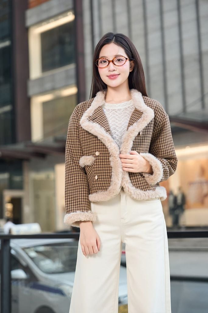  Áo khoác ngắn dạ Tweed phối lông cừu cổ tròn họa tiết nanh sói 