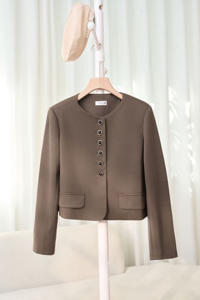  Áo khoác dạ ép nữ lót habutai dáng ngắn cổ tròn Delicate 