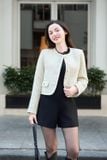  Áo khoác dáng ngắn phối viền cổ tròn 
