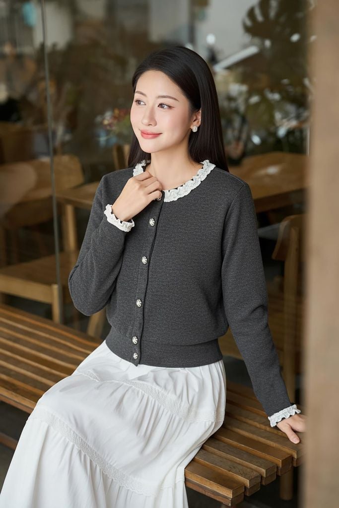  Áo cardigan dài tay cổ tròn phối gấu 