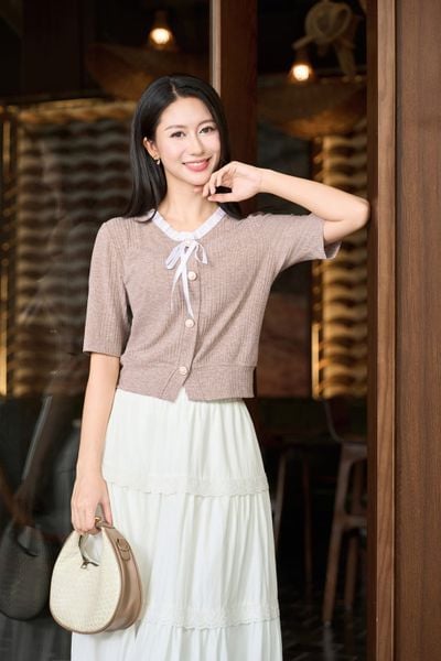  Áo len nữ Cardina tay lỡ cổ bèo nơ 