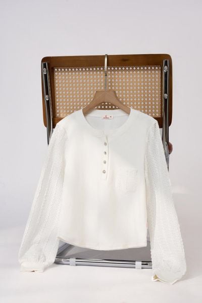  Áo nỉ lông cừu phối tay ren dệt nổi 3D dáng suông cổ trụ 