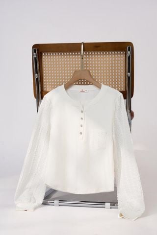 Áo nỉ lông cừu phối tay ren dệt nổi 3D dáng suông cổ trụ