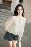  Áo kiểu cổ tròn dài tay gấu ren chất thô thêu nữ tính 