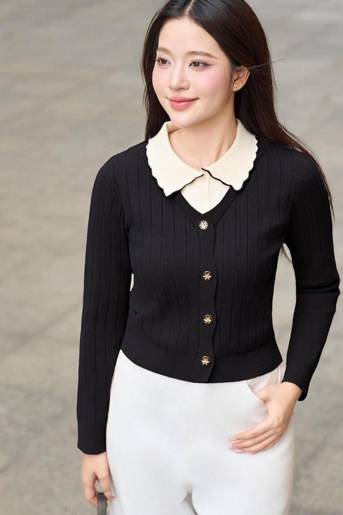  Áo len lông thỏ phối cổ sen sóng dáng ngắn thanh lịch 