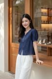  Áo blouse nữ thô thêu tay cộc cổ V phối cúc ngọc 