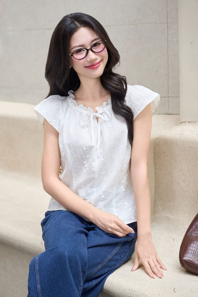  Áo kiểu tay cánh tiên cổ rút bèo chất thô thêu 