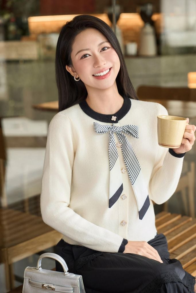  Áo len nữ lông thỏ dài tay cổ nơ lụa gấu sóng 