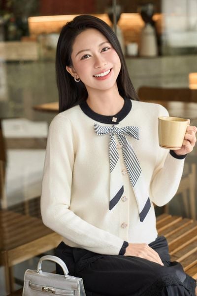  Áo len nữ lông thỏ dài tay cổ nơ lụa gấu sóng 