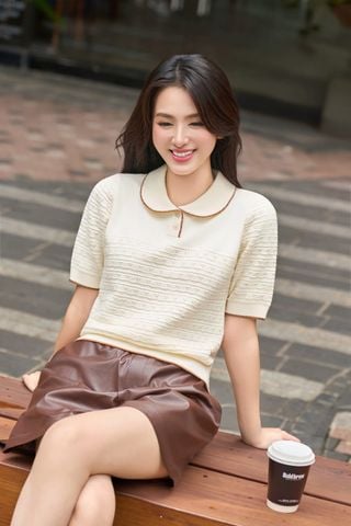 Áo len tay lỡ cổ sen phối viền chất len lông thỏ