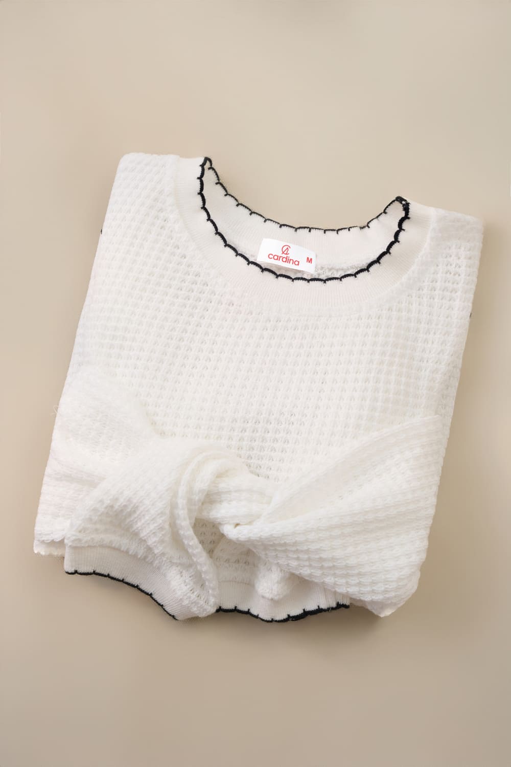 Đơn sắc nhưng không đơn điệu