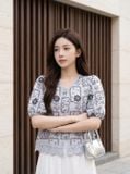 Áo linen suông kiểu cổ và gấu kết ren 
