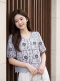  Áo linen suông kiểu cổ và gấu kết ren 