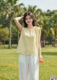  Áo thô thêu sát nách thiết kế rút nơ cổ duyên dáng 