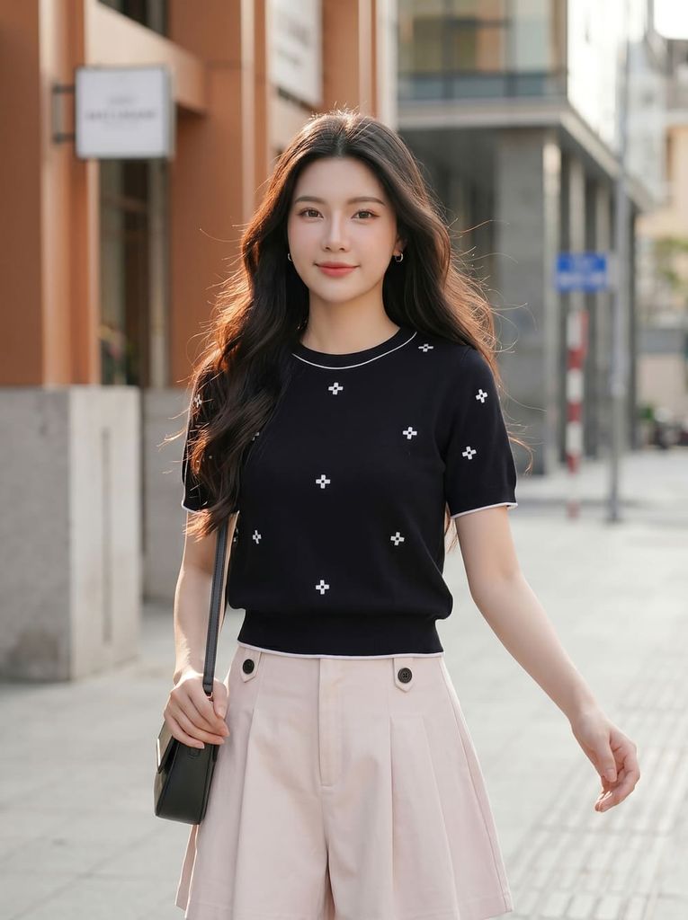  Áo dệt sợi cotton cổ tròn tay cộc phối viền gấu bo họa tiết 