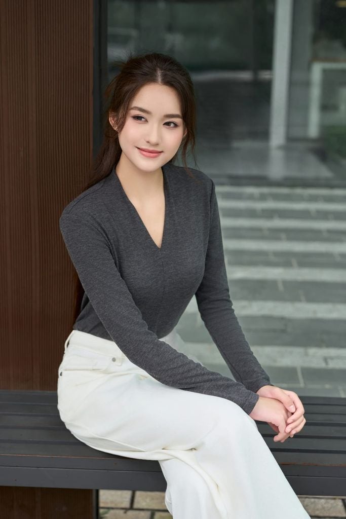  Áo nữ vải nỉ tăm lông cừu dáng dài tay cổ V leo 