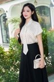 Áo Kiểu Nữ Younger by Cardina Dáng Tay Liền Vải Lụa Satin Chấm Bi Giả Khăn 