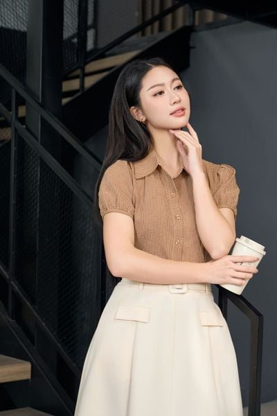  Áo sơ mi thô kẻ tay cộc cổ đức dáng ngắn trẻ trung 