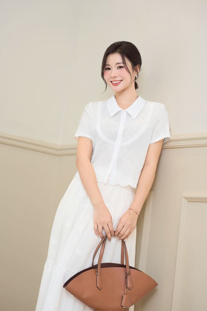  Áo sơ mi nữ vải thô phối ren cổ đức cộc tay 