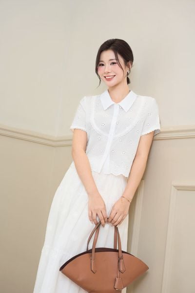  Áo sơ mi nữ vải thô phối ren cổ đức cộc tay 