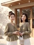  Áo kiểu dài tay ren dọc thân bèo gấu 