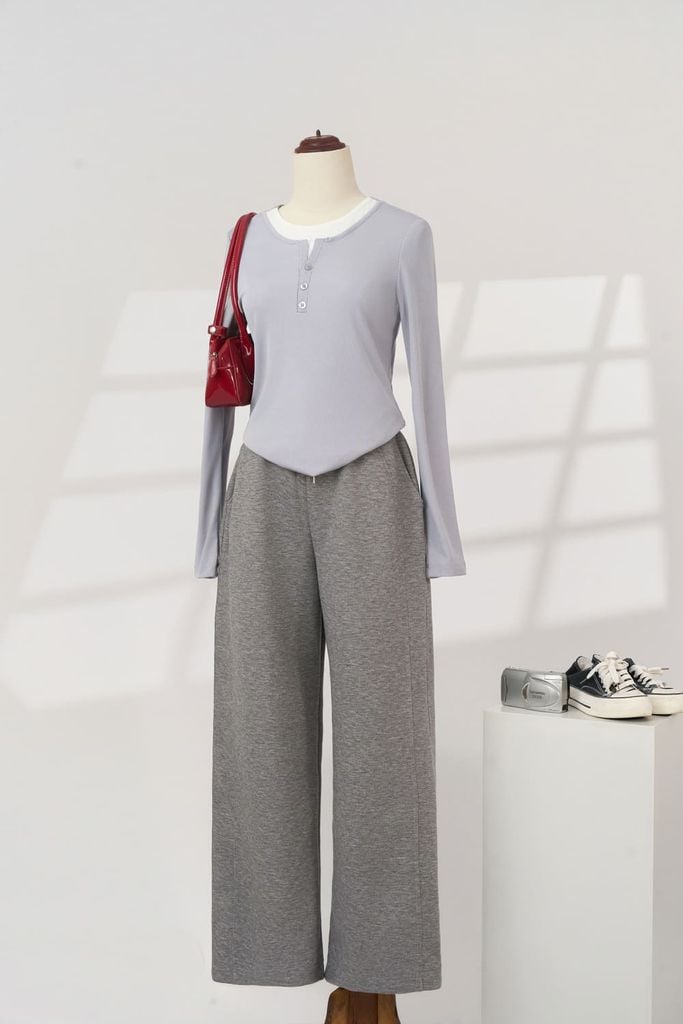  Áo thun nữ chất liệu tăm lạnh dài tay cổ trụ tròn có phối 