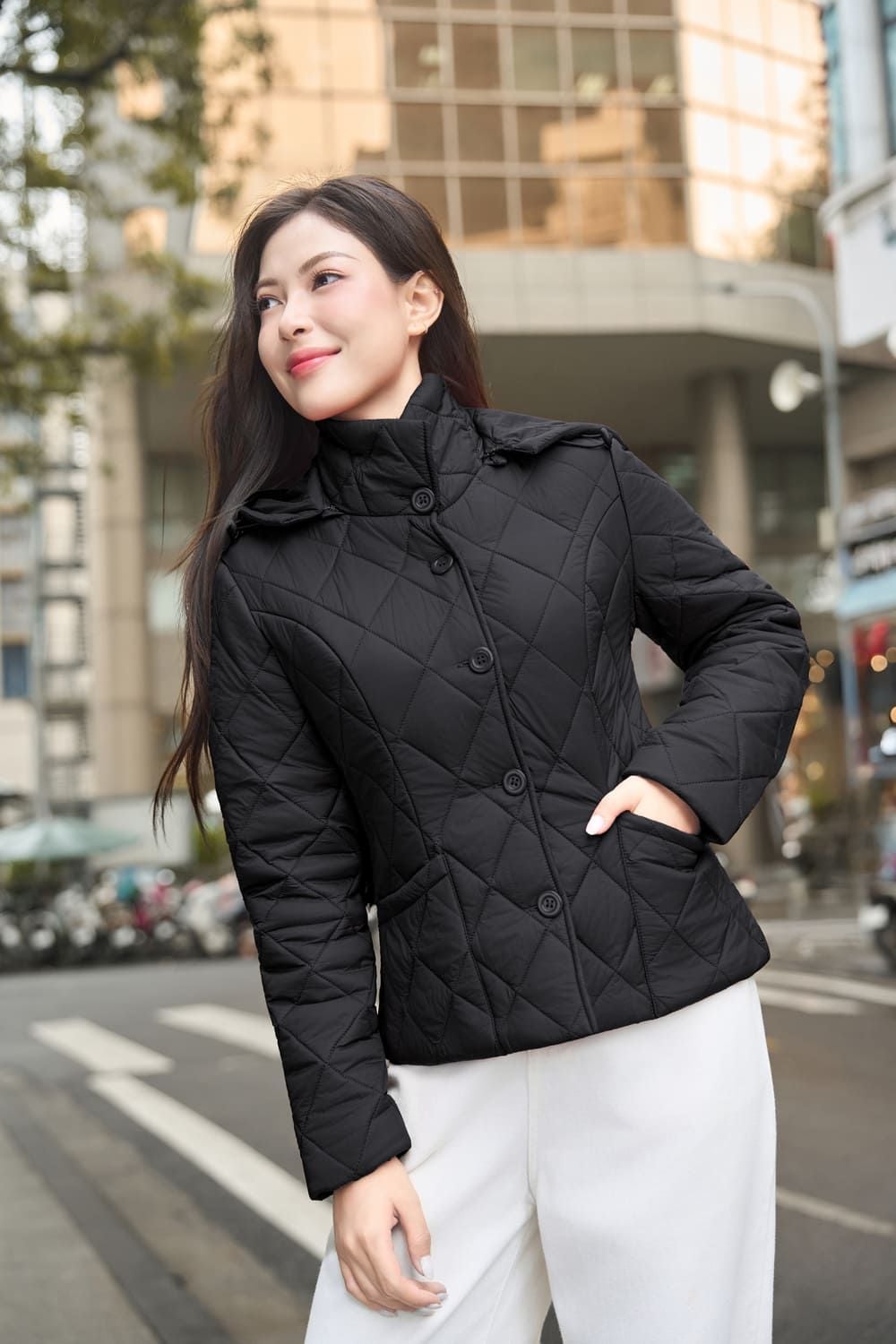  Áo phao chần trám dáng ngắn có mũ 