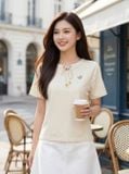  Áo ngắn tay luồn dây buộc cổ có tag chữ 
