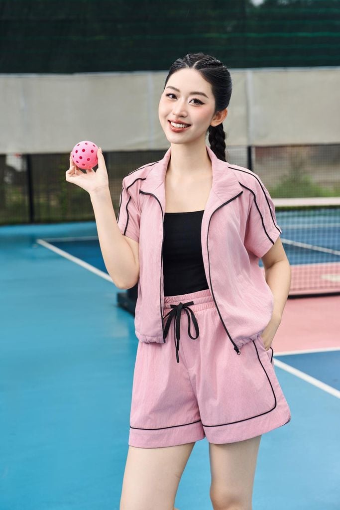  Áo khoác gió thô dáng croptop Breezy chun rút gấu 