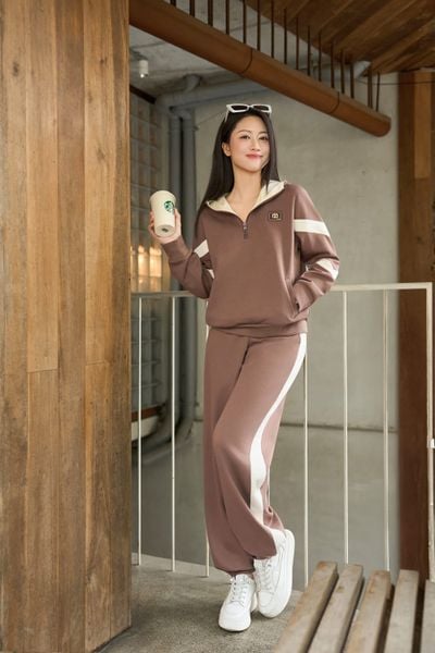 Quần dài thể thao bo gấu phối dọc sườn