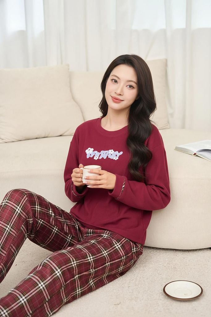  Bộ dài tay thu đông áo nỉ lông cừu phối quần kẻ suông 