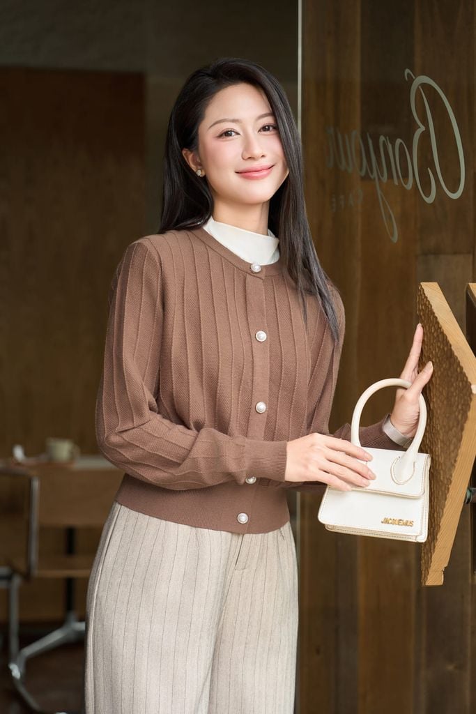  Áo len cardigan dài tay bo gấu 