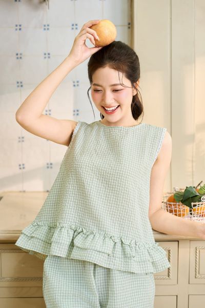  Bộ đồ nữ thô kẻ sát nách cổ tròn gấu bèo tầng 