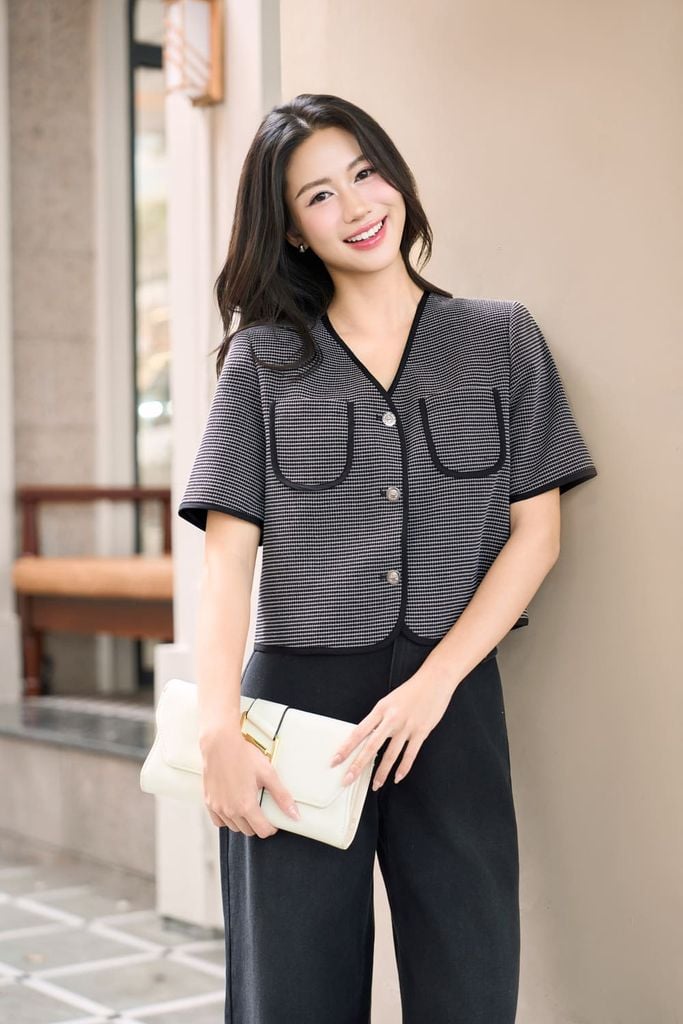  Áo dạ tweed mỏng tay lỡ cổ tim phối viền 