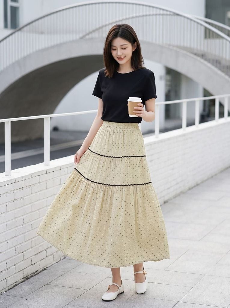  Chân váy linen chấm bi dáng xòe chia tầng phối ren 