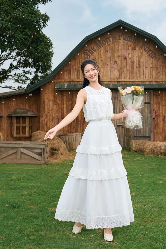  Chân váy maxi xếp tầng phối ren 