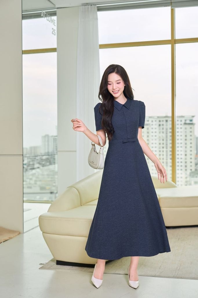  Đầm denim tay cộc cổ đức dáng xòe 