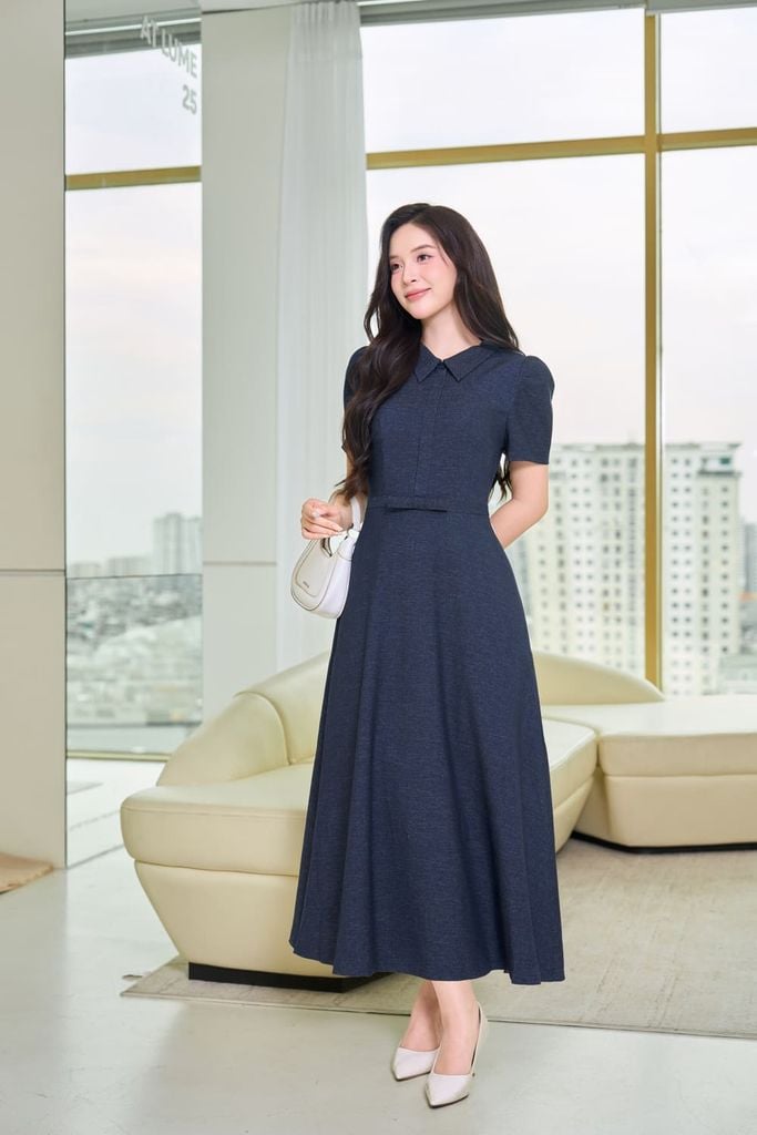  Đầm denim tay cộc cổ đức dáng xòe 