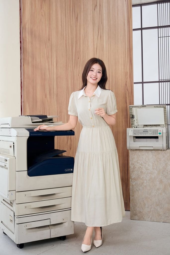  Đầm sơ mi thô kẻ chun eo, lá cổ khác màu 